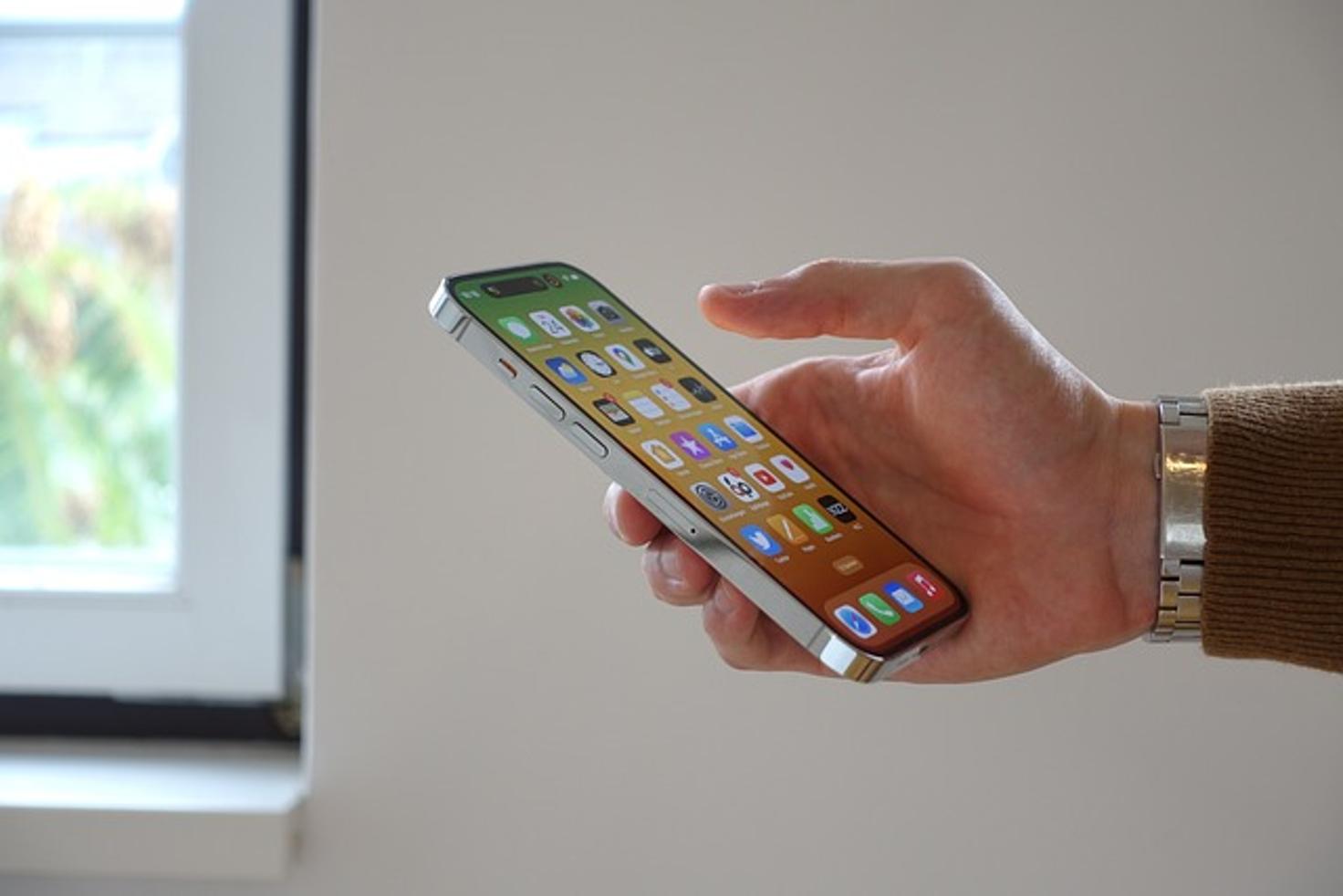 Comment retirer la carte SIM de l’iPhone 14
